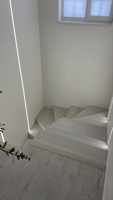 Сходи ясен дуб виготовлення монтаж