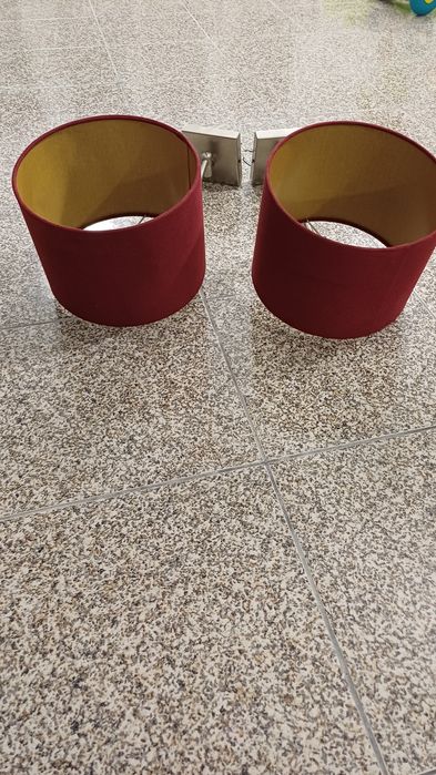 Candeeiros parede forro vermelho