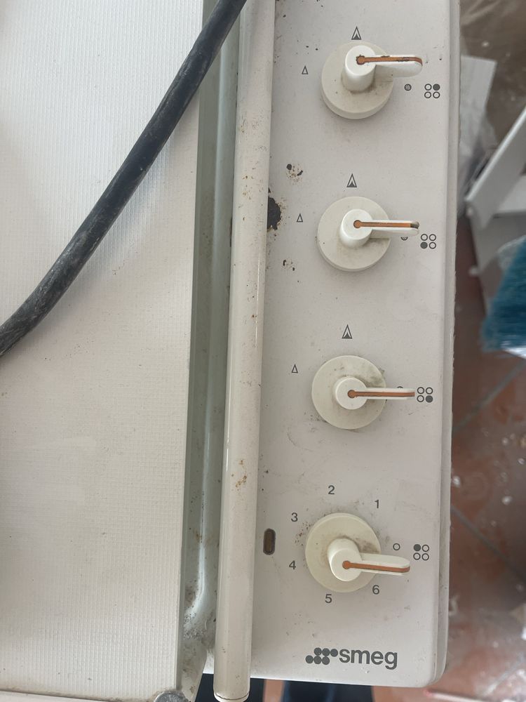 Placa de fogão SMEG eletrica e gás branca