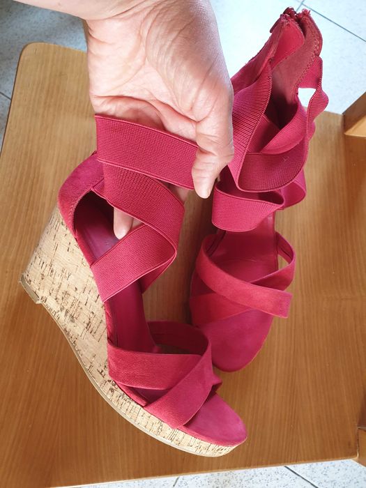 Sandálias vermelhas