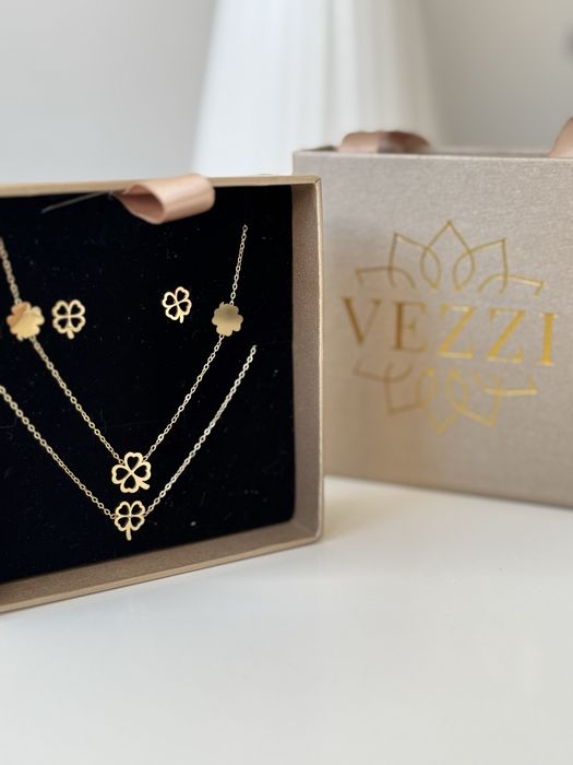 Прикраси в стилі Van Cleef & Arpels