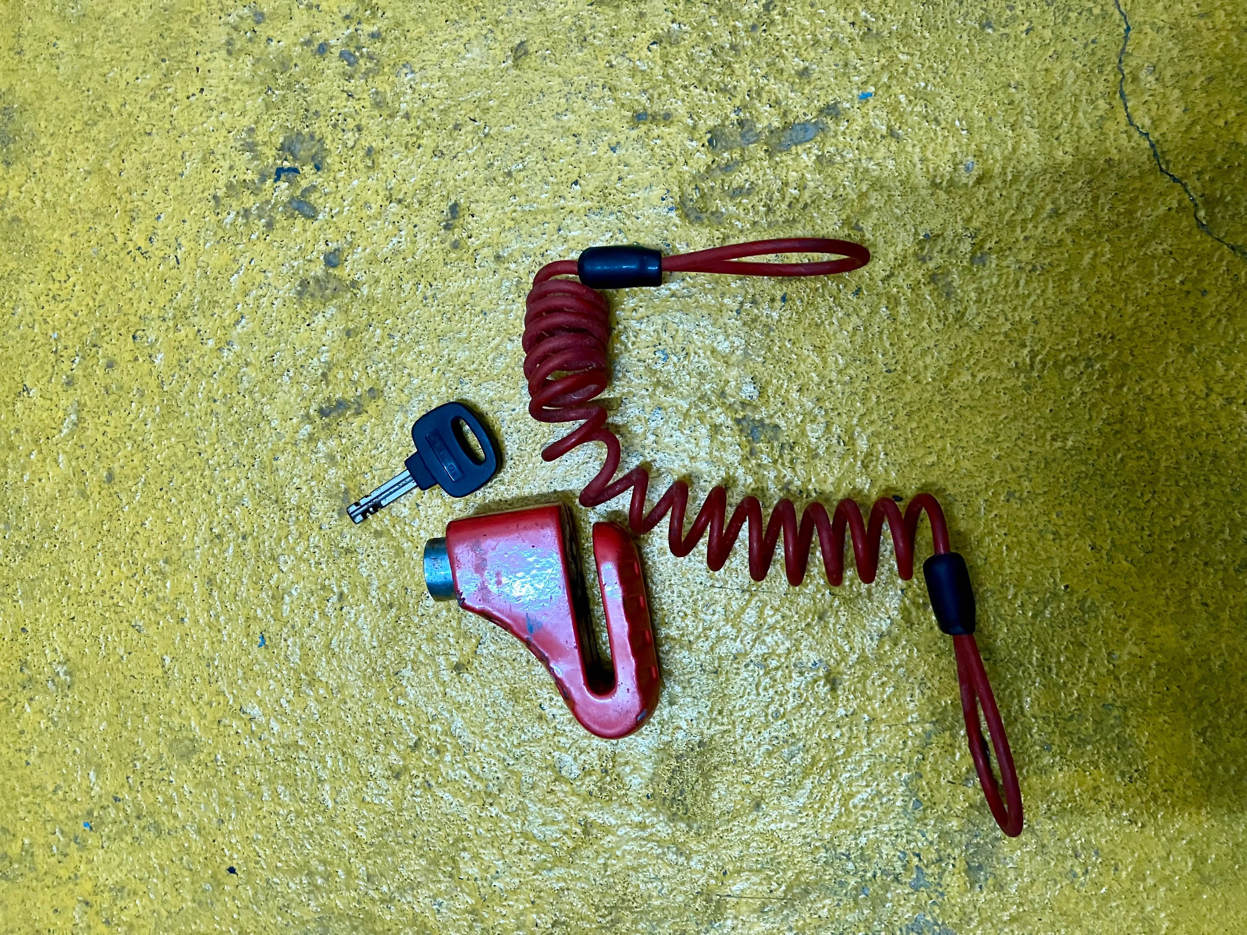 Cadeado com esticador de alerta