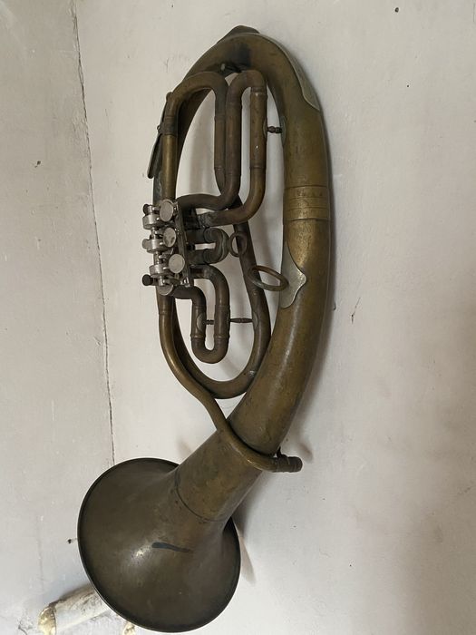 Саксофон музыкальный инструмент