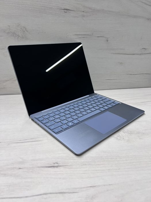 Microsoft Surface Laptop Go i5-1035G1 8gb 128GB SSD