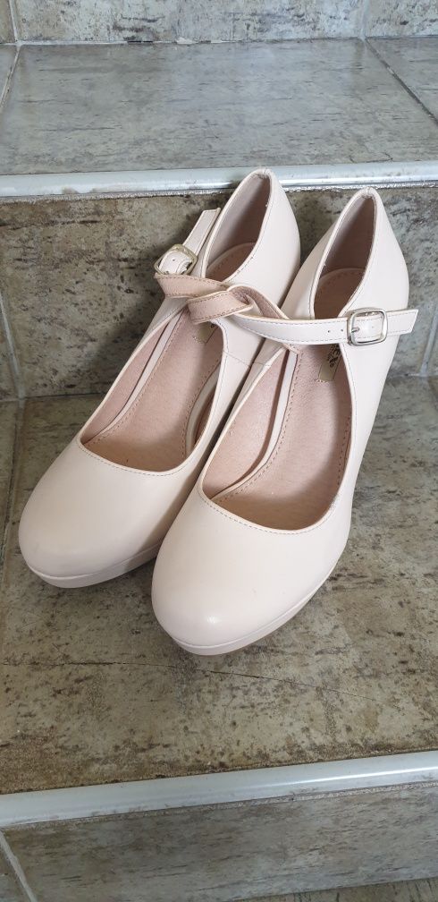 Buty na obcasie Jumex 39