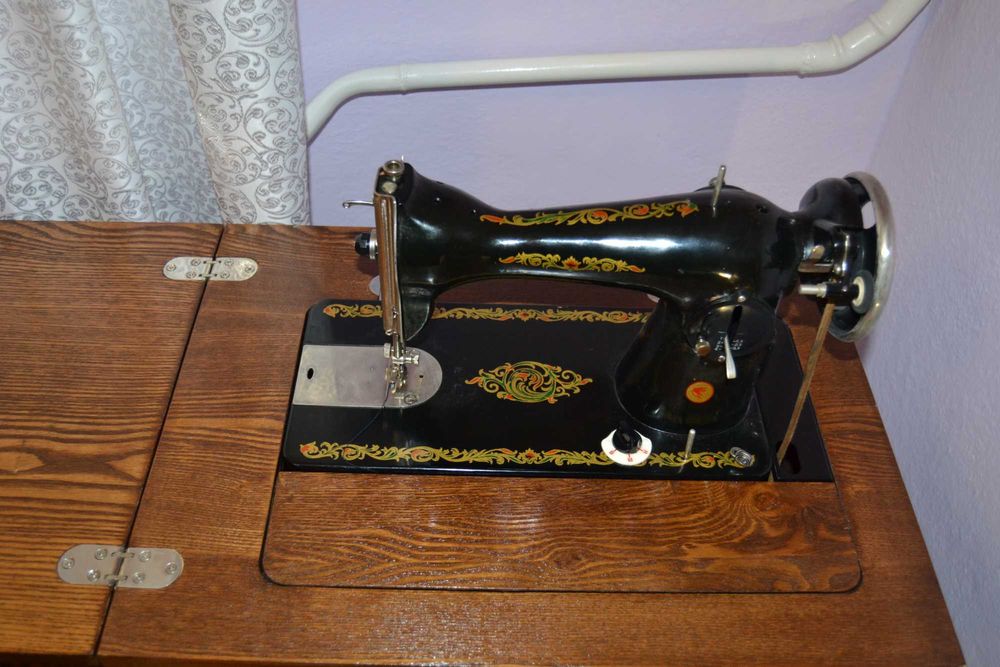 Побутова швейна  машинка /нова/