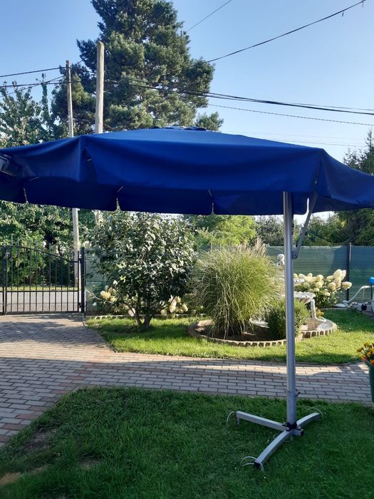 Parasole ogrodowy na wysięgniku