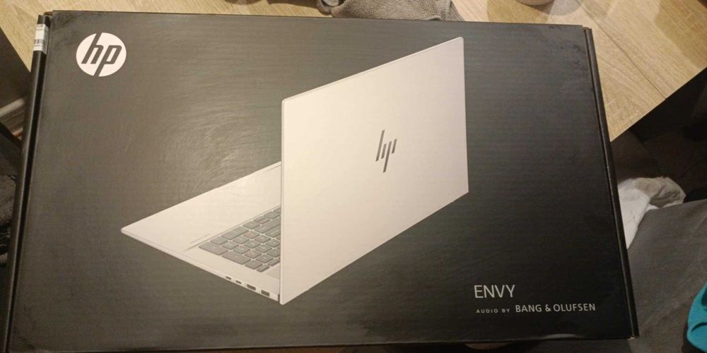 laptop biznesowy HP Envy 17-cw0122nw 17,3 obudowa cała aluminium