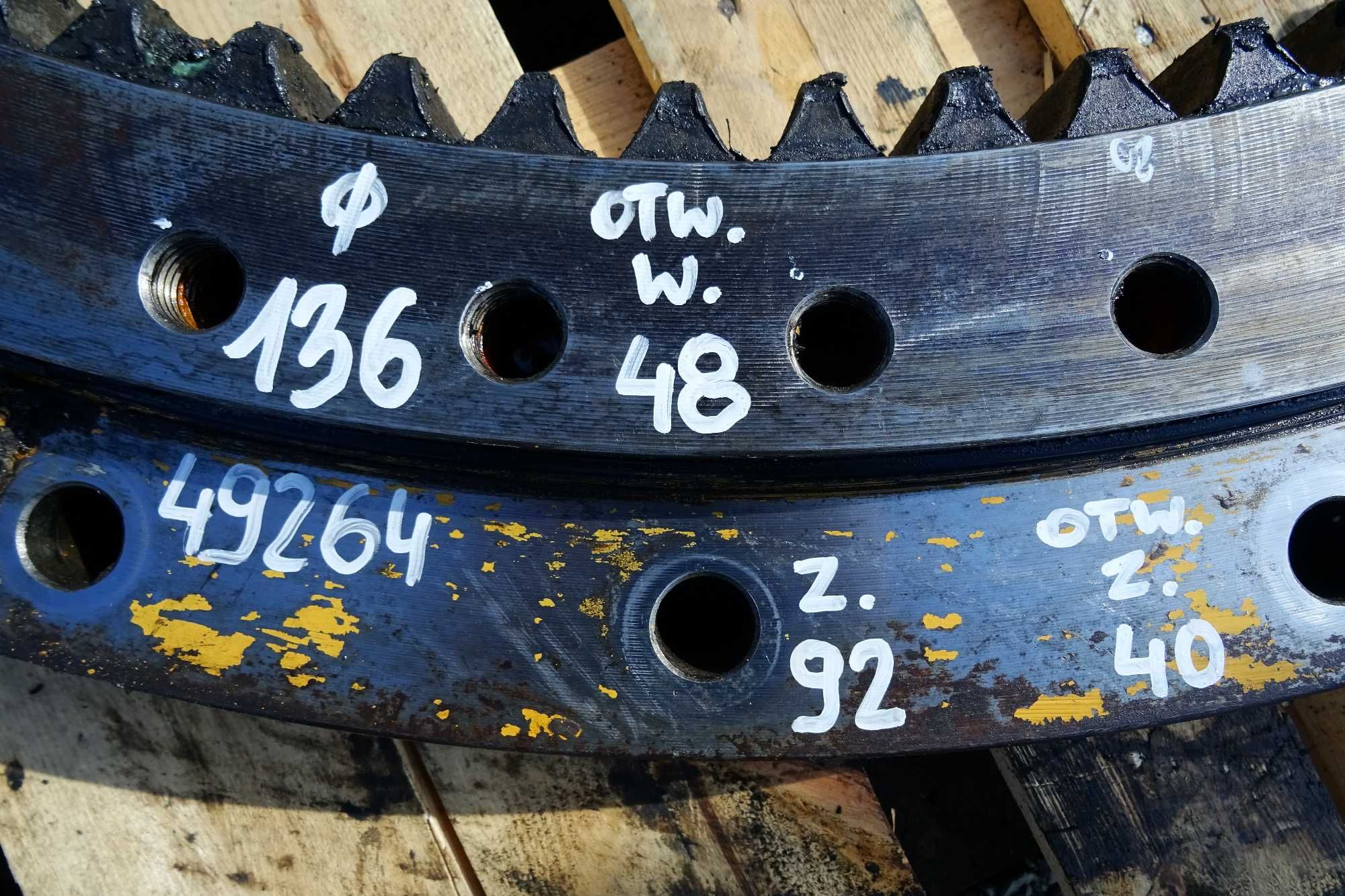 Wieniec obrotu. Łożysko obrotu do koparki Liebherr R934B. Slewing ring