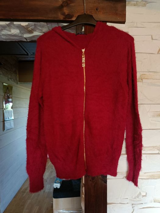 Piękna cieplutka burgundowa alpaka z kapturem