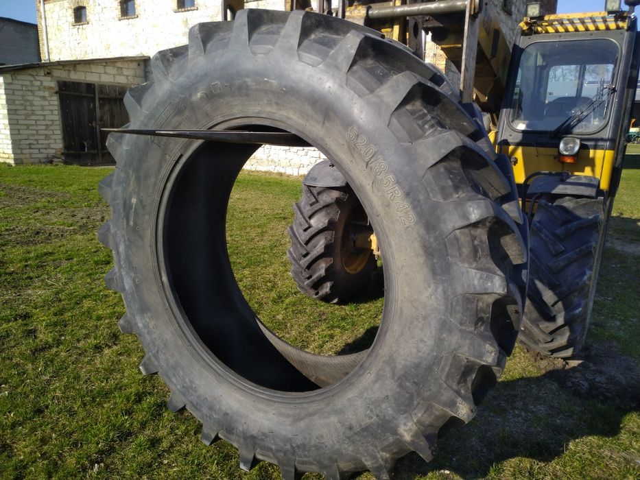 Opona 520/85R42 20.8R42