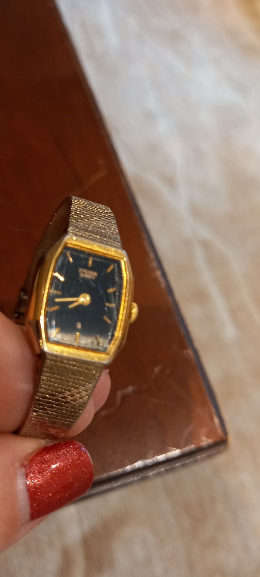 Relógio citizen dourado