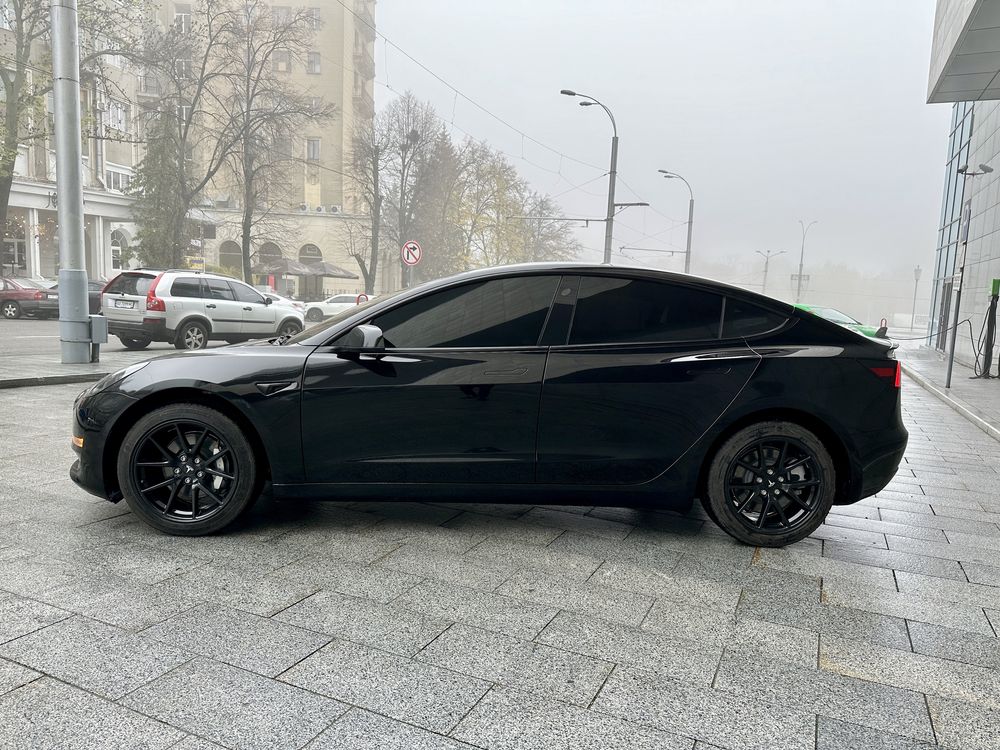 Tesla Model 3 2022 430 км