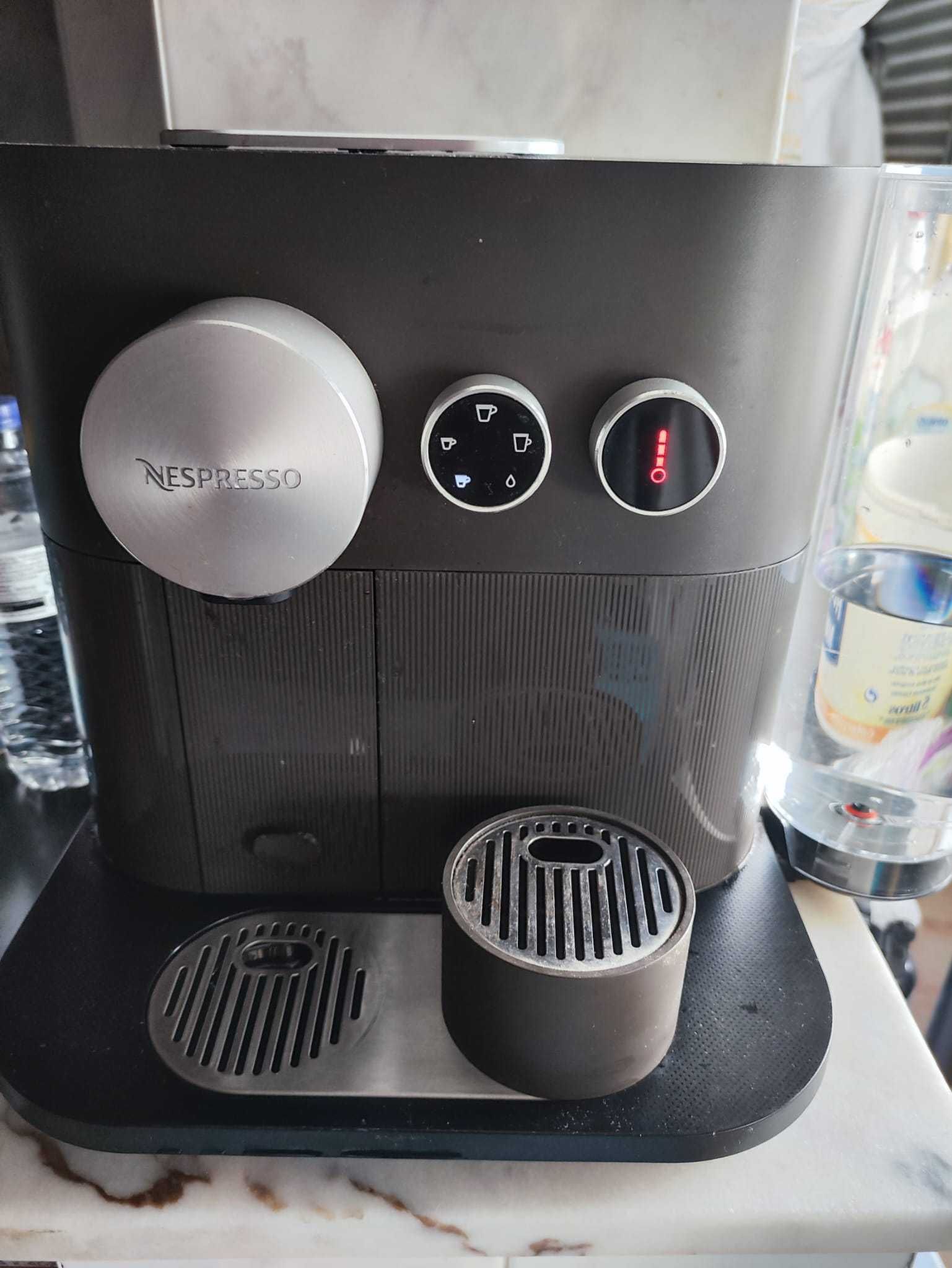 Nespresso Expert D80