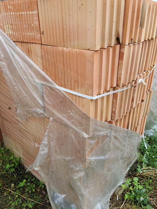 Sprzedam cegłę Stopka długość 37cm.