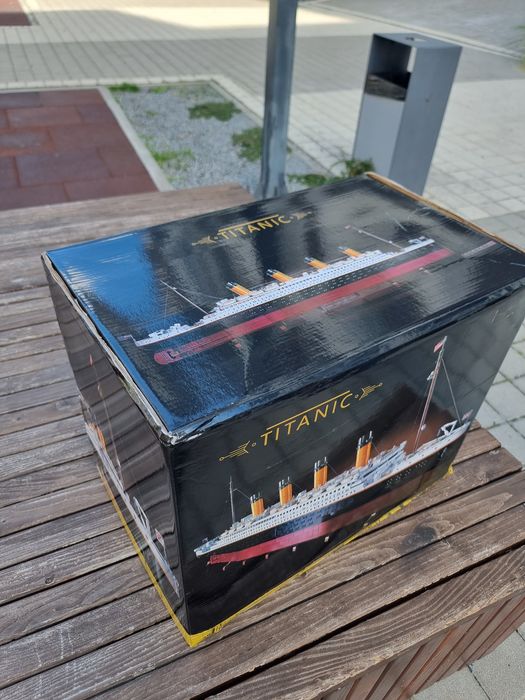 Конструктор 1в1 як LEGO Creator Expert Titanic (9090 дет) (135×44×16)