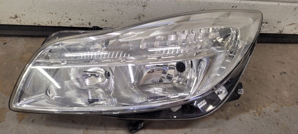 Opel Insignia I przed lift lampa lewa przednia zwykła