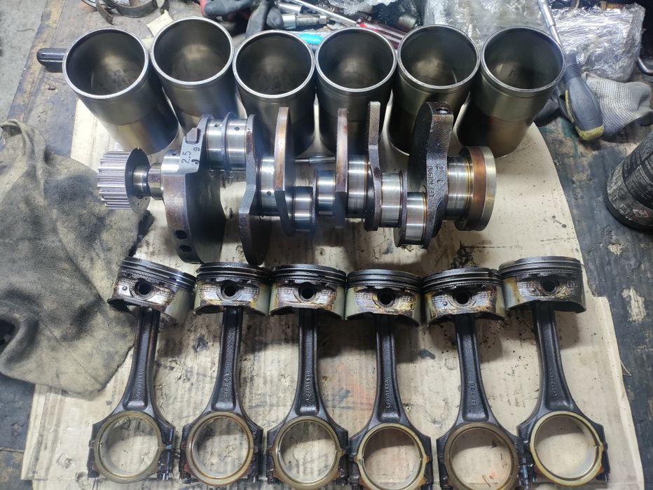 Коленвал шатуни поршня гільзи Land Rover Rover IDA 50820