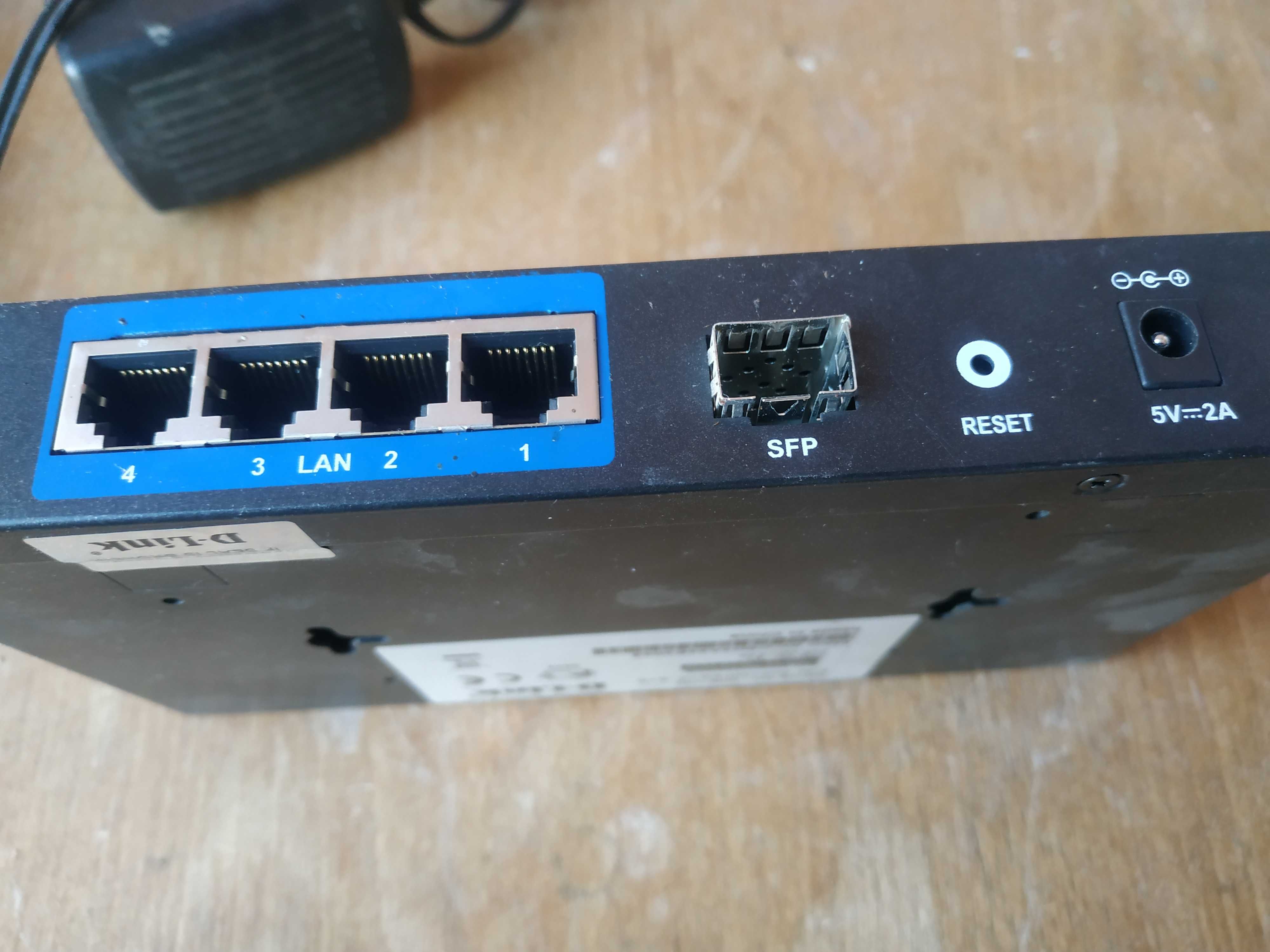 Свіч, хаб, маршрутизатор D Link F Marcusys 5/8 port