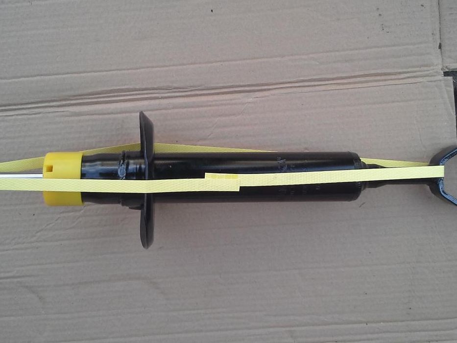 Амортизатори для Пасат Б5 А4 А6 ШКОДА Суперб Нові Якісні Польша