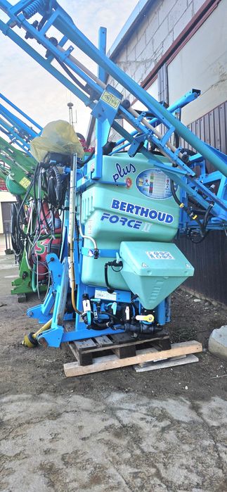 Opryskiwacz Berthoud FORCE II 1000l. 15 m. Oryginał!Prosty w obsłudze.