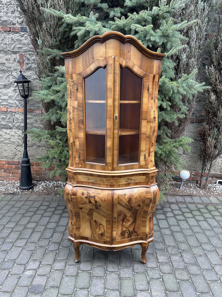 Ludwikowska Witryna Narożnikowa Biblioteka Ludwik Intarsja PoRenowacji