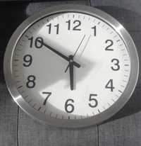 Relógio de Parede, diametro 40 cm, em bom estado