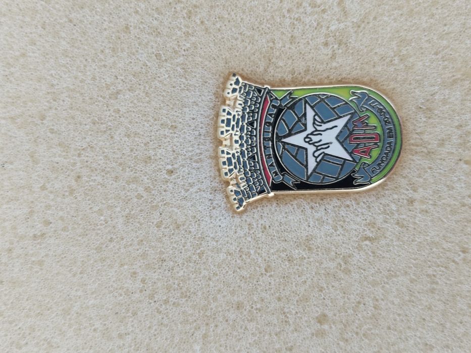 Pin/ emblema da Associação Desportiva de Manteigas