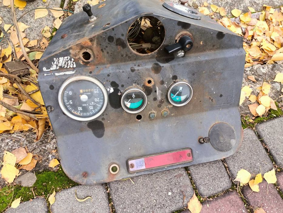deska rozdzielcza pulpit mf massey ferguson ursus 235,2812,3512,255