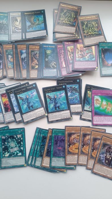 Lote 848 cartas yugioh de várias raridades Konami