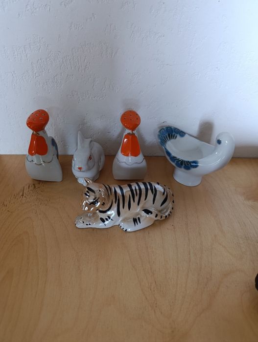 Продам колекційні речі (ретро та вінтаж):

Шкіряний ремінь з металевою