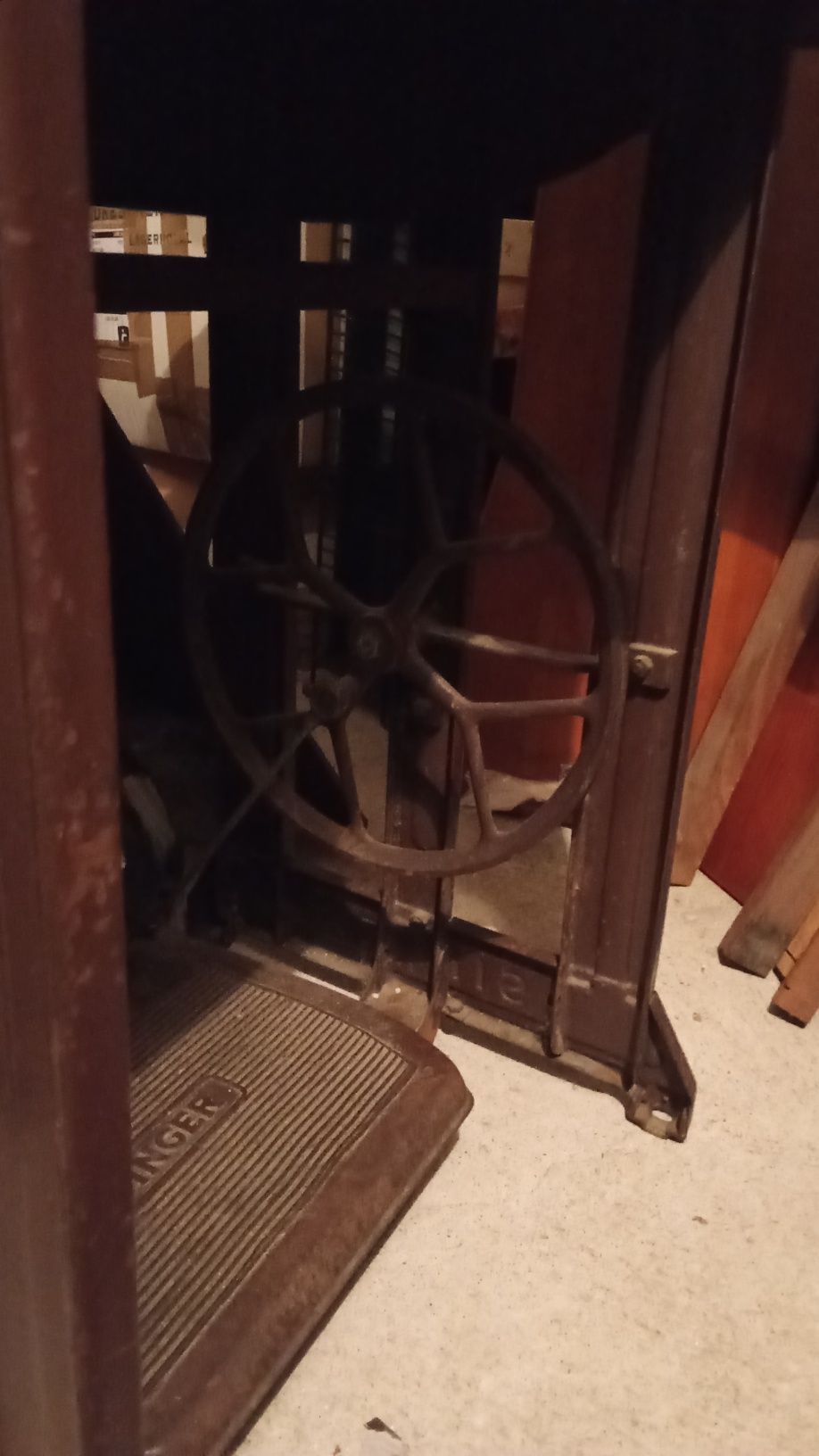 Mesa mt antiga para máquina costura
