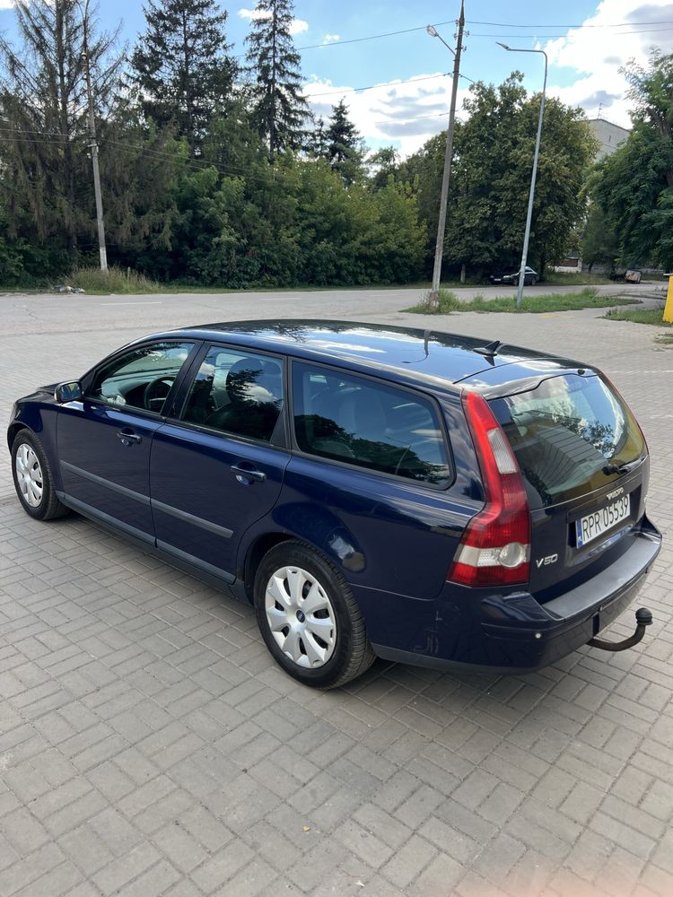 Продам Volvo V50 2.0 дизель в отличном состоянии !