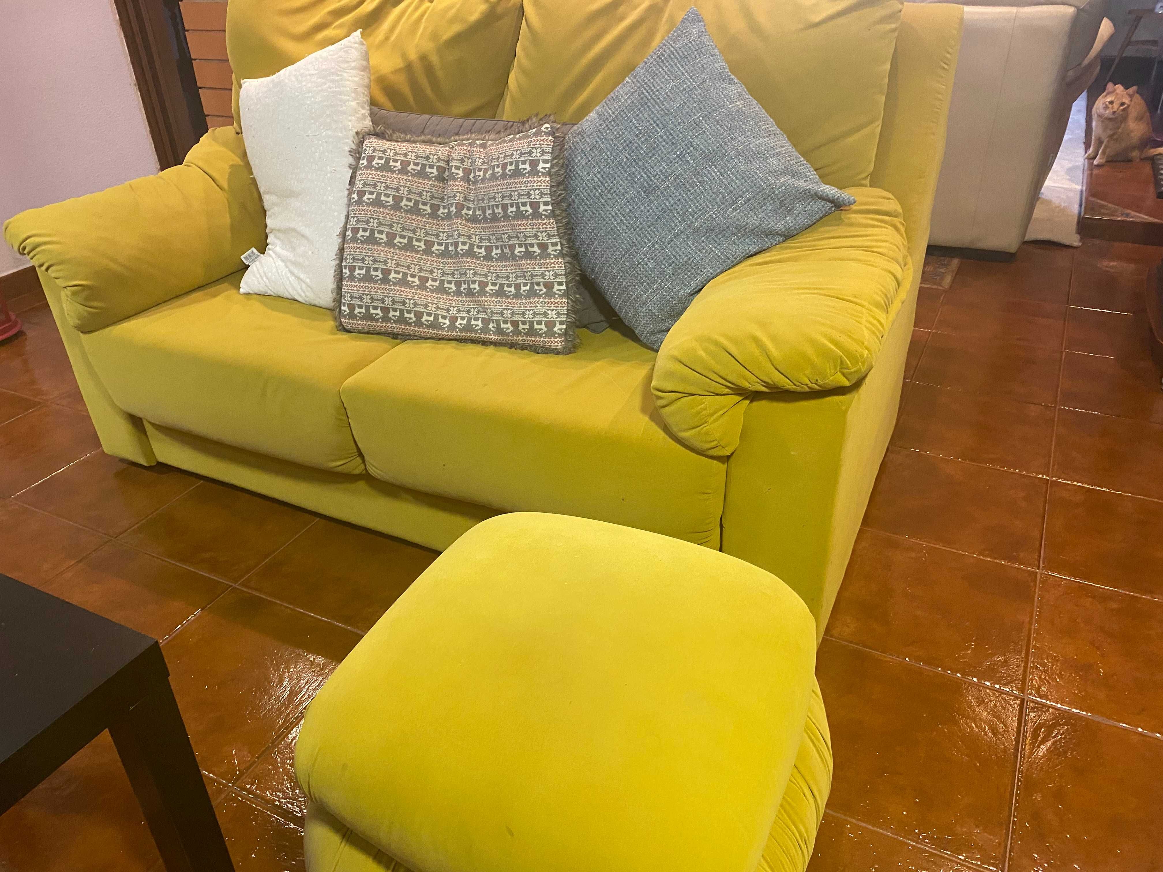 Sofa tecido aveludado