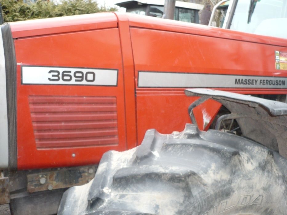 Osłona,maska silnika Massey Ferguson 3635, 3645, 3655, 3670,3680, 3690