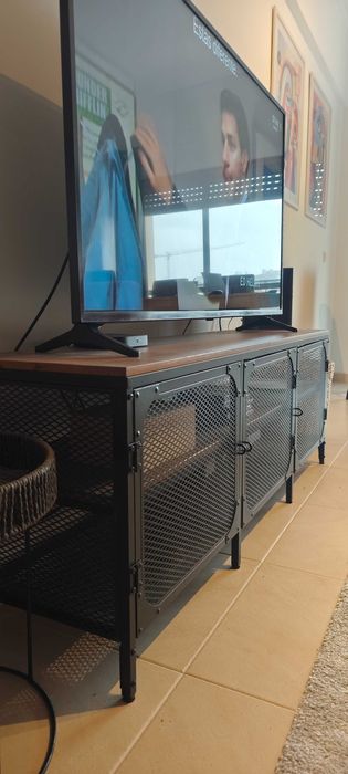 Móvel TV marca FJÄLLBO