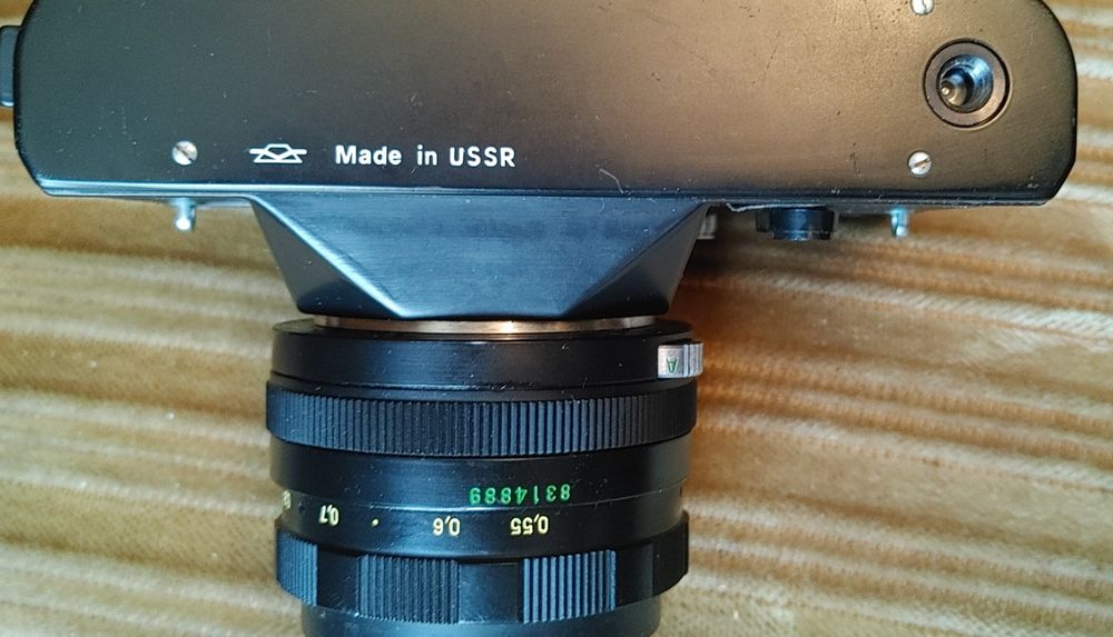 Aparat Zenit TTL używany Bardzo dobrym stan. Uszkodzona klapka