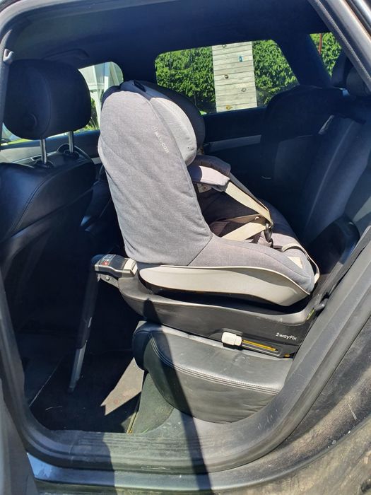 Fotelik MaxiCosi 2waypearl+baza 2wayfix(tyłem do kier. Jazdy) gratisy