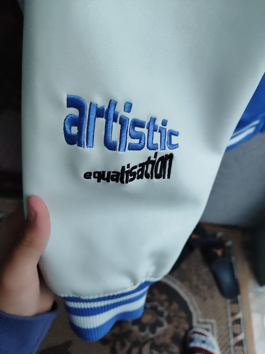 Новий бомбер від бренду zara з топовим дизайном y2k sk8 swag