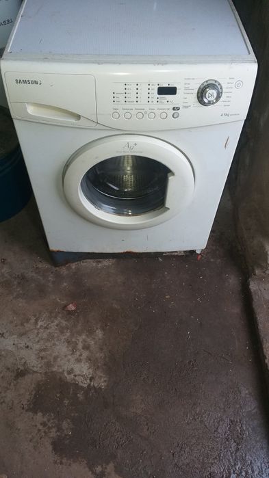 Стиральная пральна  samsung WF6458S7w