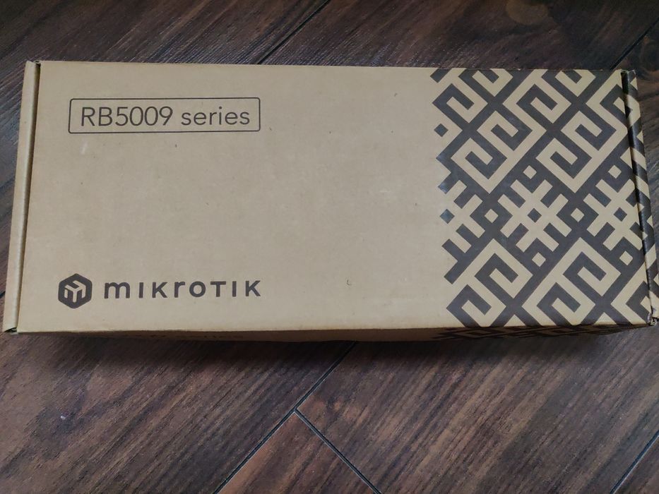 MikroTik RB5009UG+S+IN роутер (вживаний)