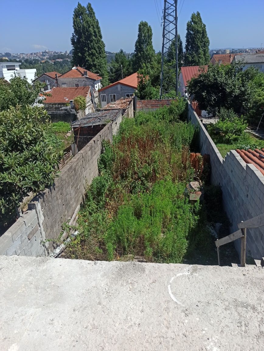 Moradia térrea com terreno