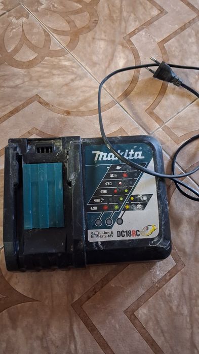 Зарядка, макіта 18V зарядний пристрій
