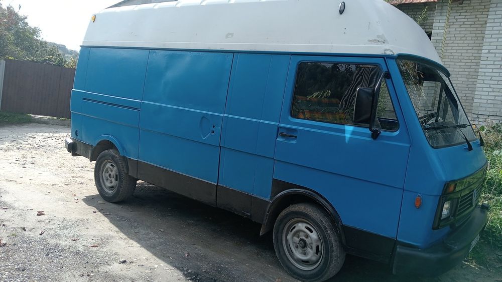 Продам бус Фольксваген лт28 на повному ходу двигун масла не бере після