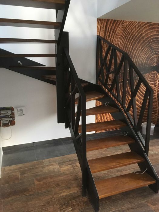 Schody drewniane PRODUCENT Śląskie Małopolskie Wycena Montaż Pomiar