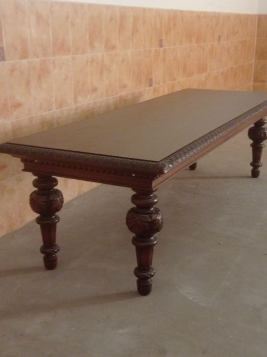 Великий, майже три метри,розкішний, дубовий стіл ручної роботи