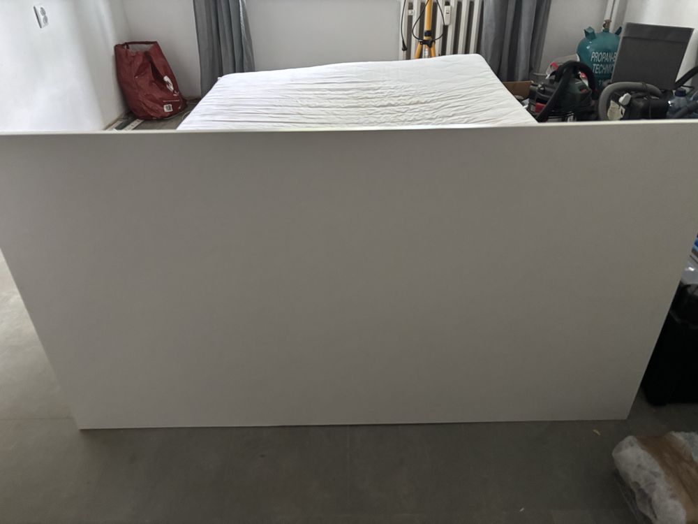 Łóżko z pojemnikiem i materacem 140x200 cm
