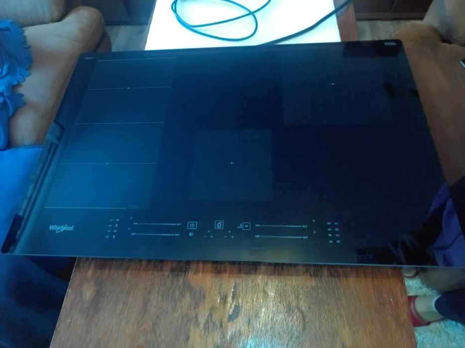 Sprzedam nową kuchenkę Indukcyjną Whirpool 77x51 pod zabudowę