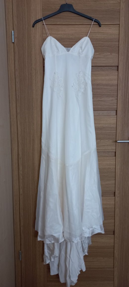 Francuska Suknia Ślubna koronkowa VINTAGE z trenem marki Cymbeline Pa