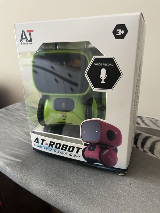 AT ROBOT розумний робот із голосовим та сенсорним керуванням